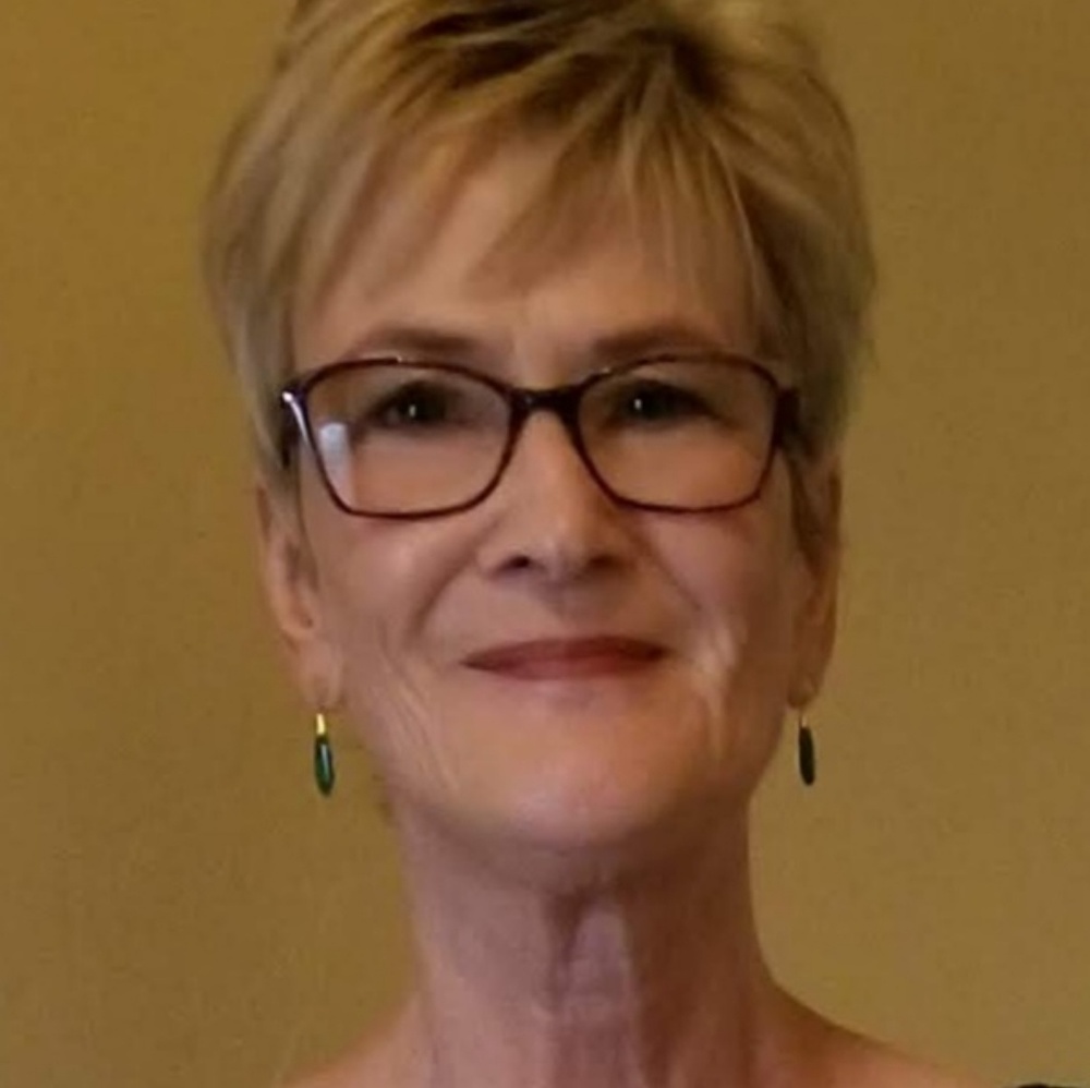 Meet your Posher, Connie